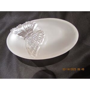 Butterfly trinket dish frosted pink glass made in Italy 3-d butterfly beautiful